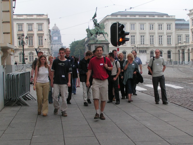<b>Day 2 - Follow the leader</b><br />Can you tell who's in charge?