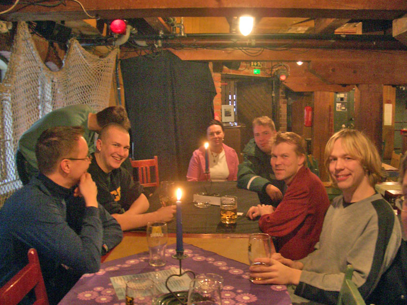 aplfi, Fundamental, Timo1963, Cake, Hemmo, KimmoJ and Dakkus trying to look at the camera.