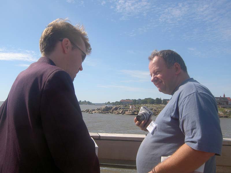 KimmoJ joined us on the way to ferry. Here he is greeting BaliBennie