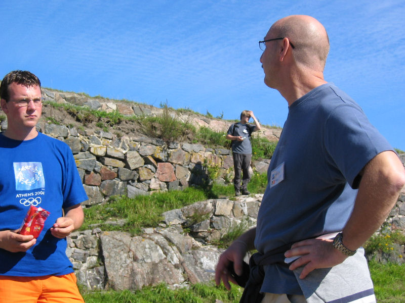 Giberski, Yippo and Hoppa wondering what to do, where to go? Saturday, Suomenlinna fortress. Notice cool clouds above.