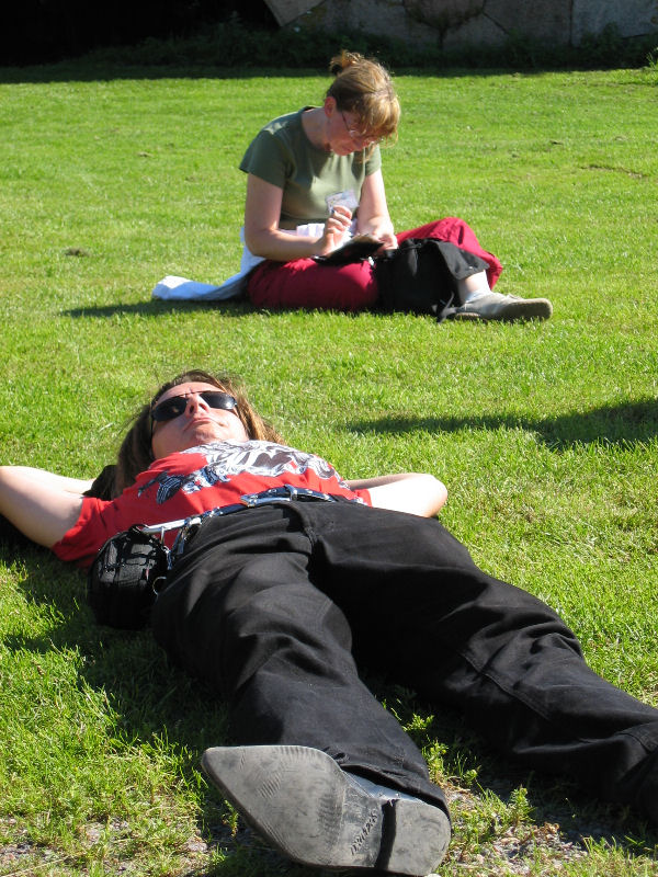 Tiura taking his essential beauty rest, Soilian writing a letter home... or she just might be taking down serial numbers ;)