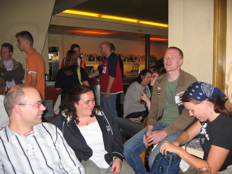 craco, N0W1K, haemoglobin, pooca and some others enjoying their time