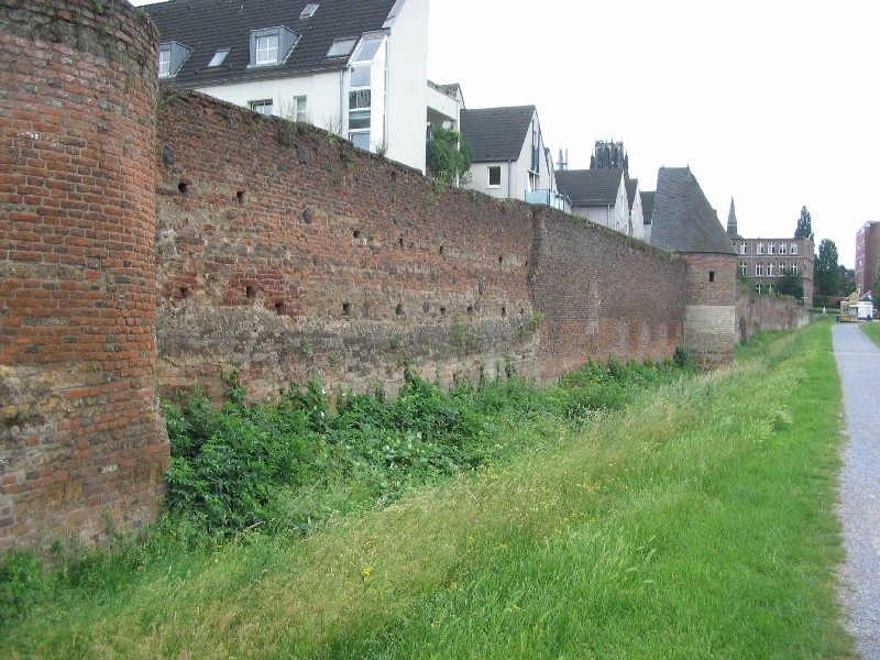 one of the leftovers of the citywall of Duisburg / einer der Resten der Mauern Duisburgs