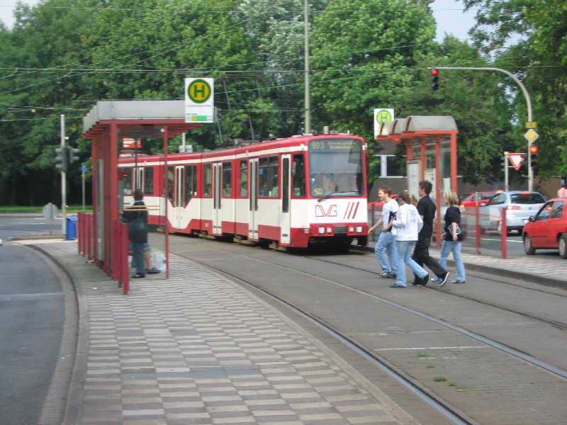 tram-car / Strassenbahn