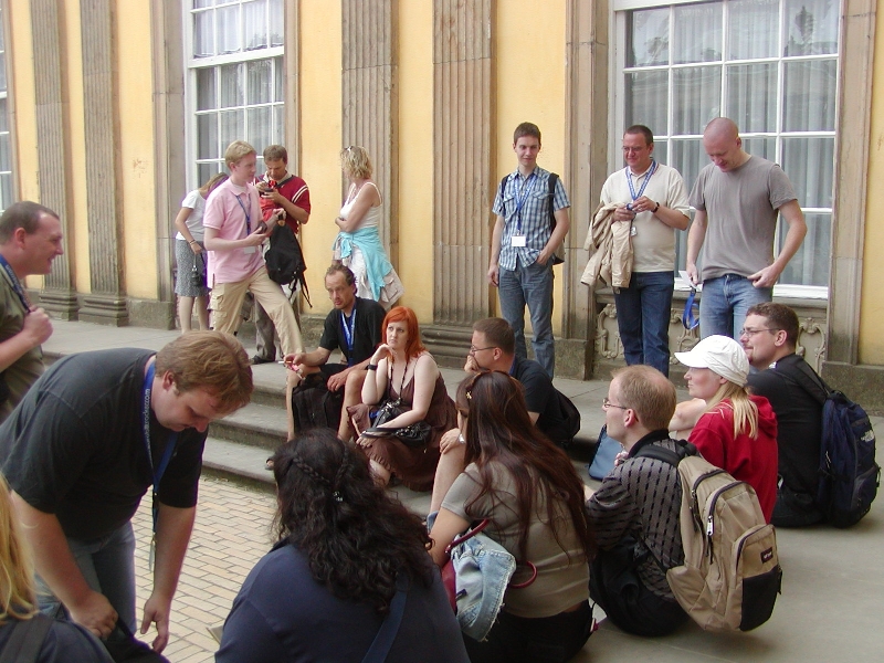 A short rest after the tour thru the palace