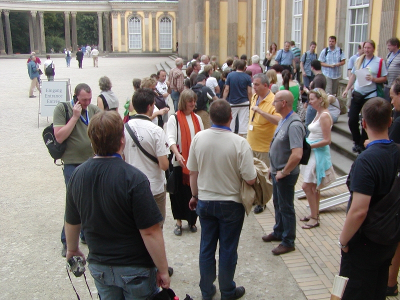 Our tourguide (with the red scarf) telling about the palace.