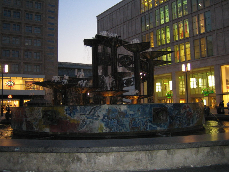 Alexanderplatz part2 fountain