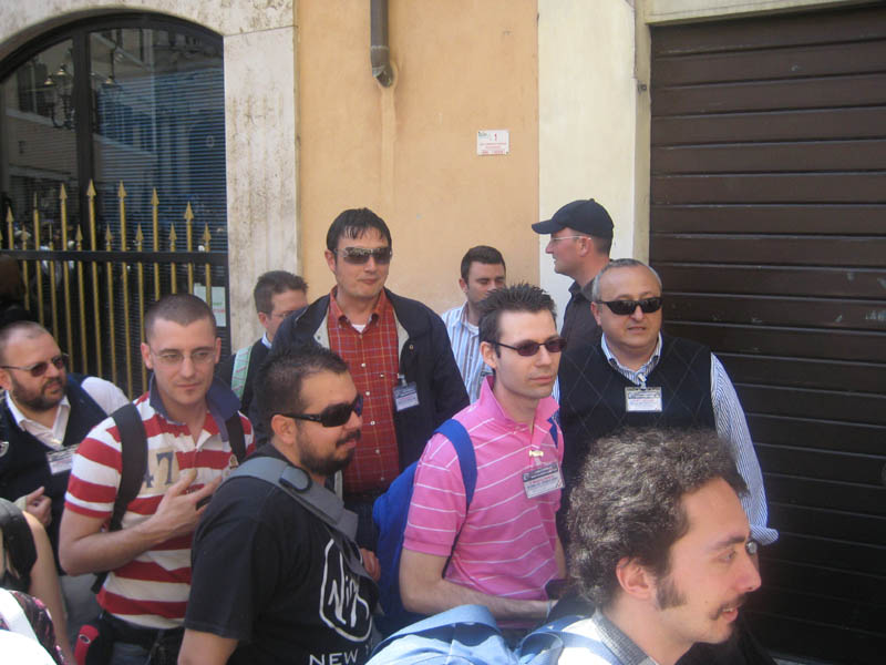 The group is moving towards the resturant