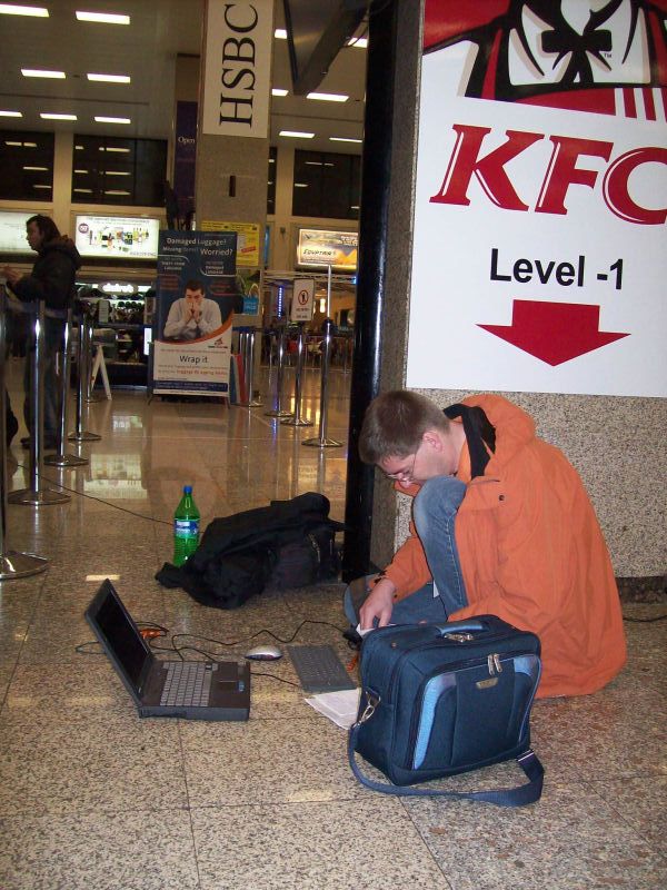 Note-entering thanks to free Wi-fi at the airport