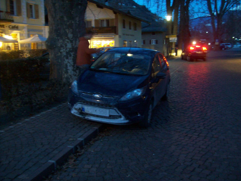 And back to my car at Chiusa/Klausen, still extremely full with road salt from the very snowy Brenner pass on the outward journey last Thursday night...
