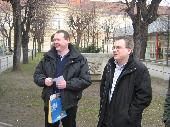 Our tourist guide: Burky with his notices and in his hand the gift from the oebs, hasall