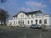 Traditional meeting place - the station