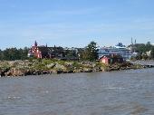 island on the way to Suomenlinna
