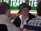 FR : V�v� n'a jamais quitt� son chapeau : la "v�v� Touch"<br>GB : V�v�'s hat should never be removed ! Thats the way she likes it !