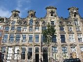 clock-gable-roofs