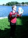Avij showing the picture of old Finnish 1000 mk note
