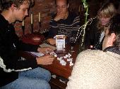Fons, Ralf, Femke en Mr Euro proberen Baarle in elkaar te zetten / Fons, Ralf, Femke and Mr Euro trying to put Baarle in one peace