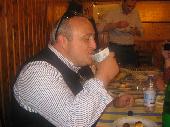 Presidente having the digestive with Pinco's gift, held with a 5 note (that brought to many hit in the coming days)
