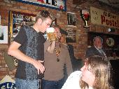 De proevers (Chiel3334 en Intoer) drinken gezamenlijk / The tasters (Chiel3334 and Intoer) drinking together
