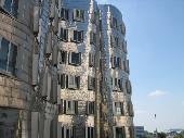 Gehry-Bauten am Neuer Zollhof - der silberne Bau
